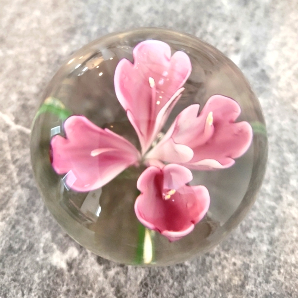 VINTAGE WILD IRIS PAPERWEIGHT